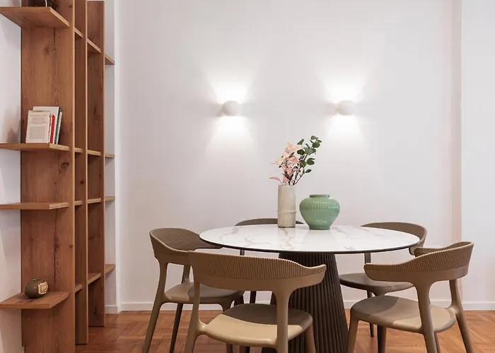 F & B Collection - Elegant 2 Bedroom Tesalónica