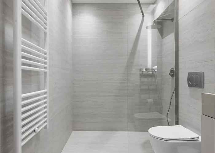F & B Collection - Elegant 2 Bedroom *
